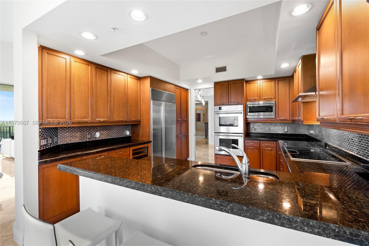 13621 Deering Bay Dr , Unit 601, Coral Gables, FL 33158 Photo