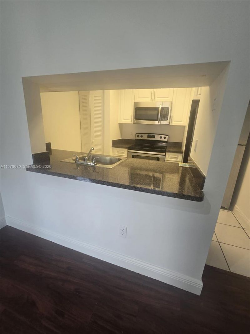 9808 Hammocks Blvd, Unit 203-23, Miami, FL 33196 Photo