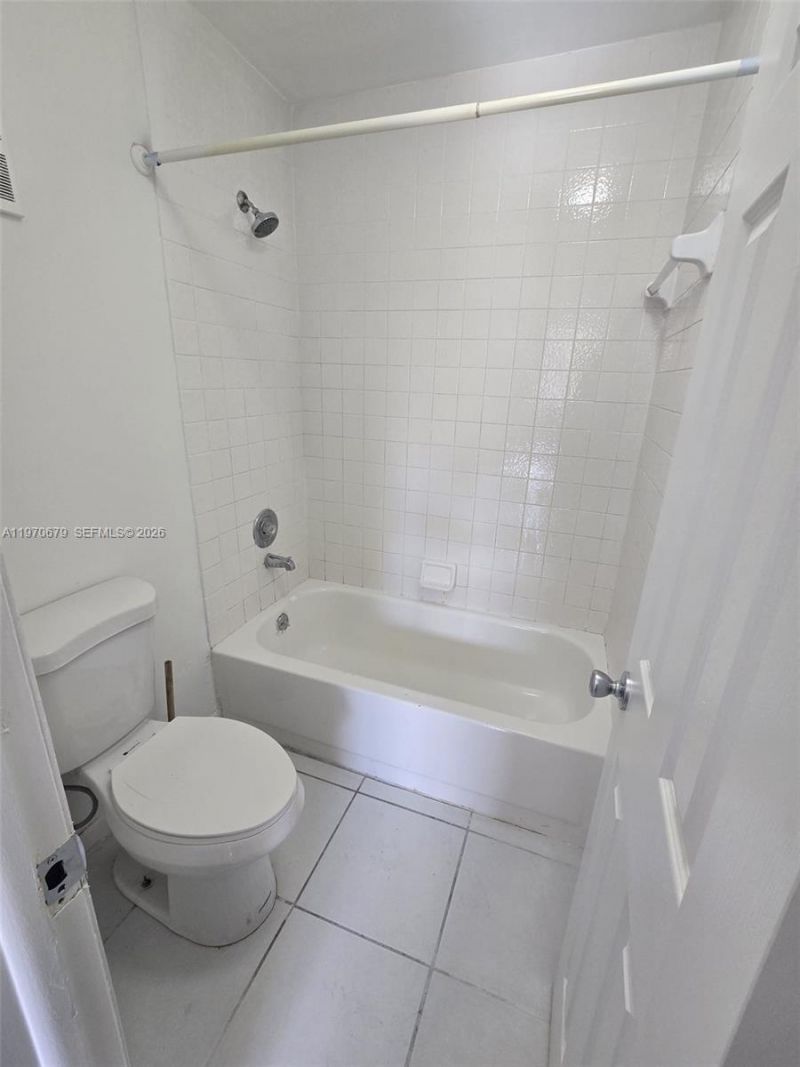 9808 Hammocks Blvd, Unit 203-23, Miami, FL 33196 Photo