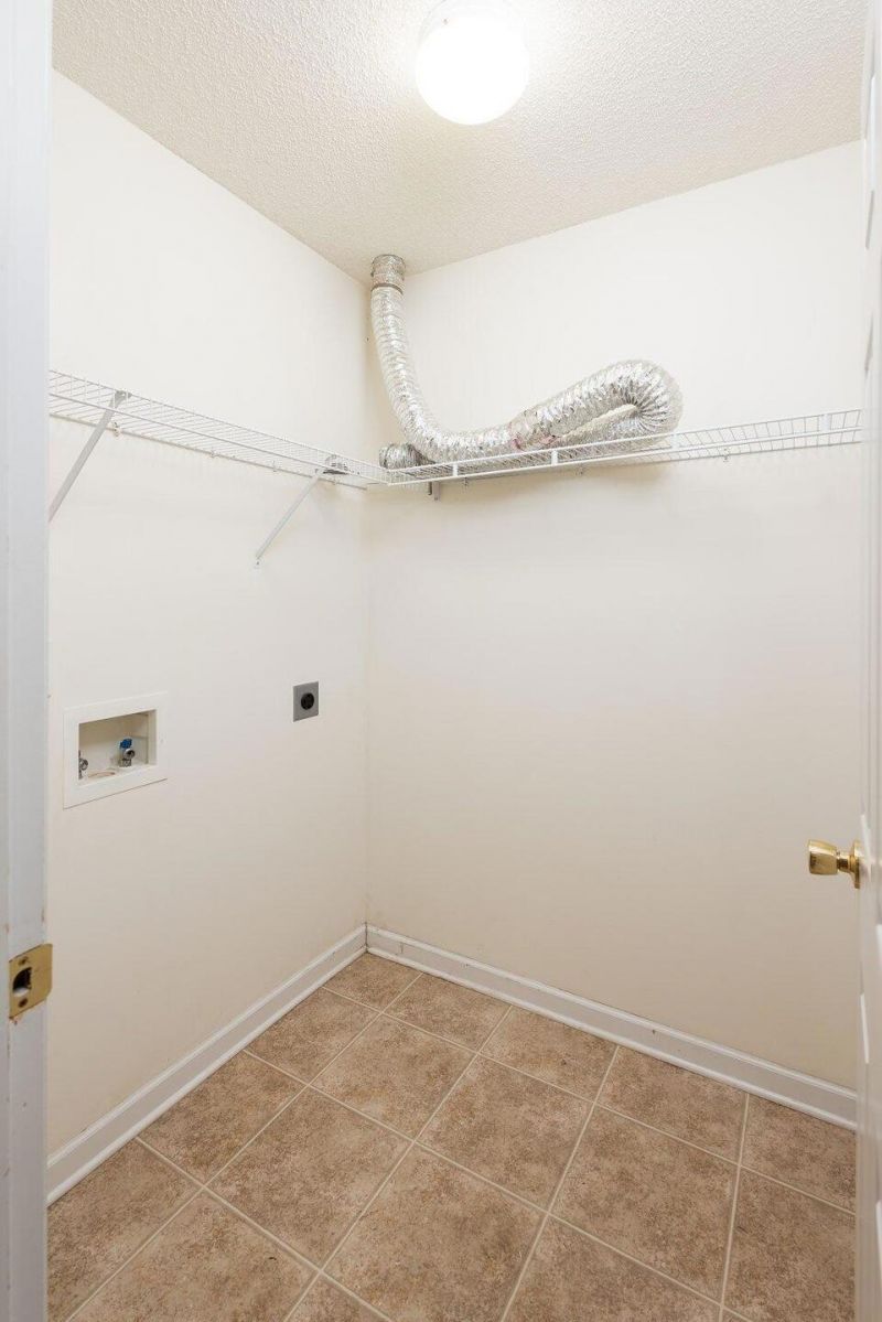 102 Yellow Hawthorn Circle Photo 15