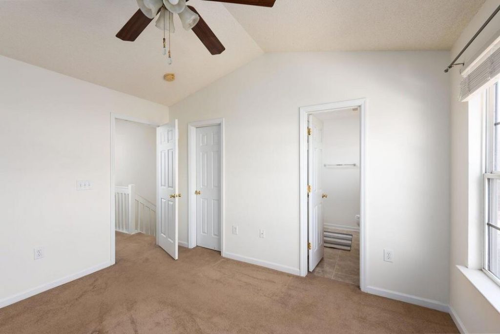 102 Yellow Hawthorn Circle Photo 17