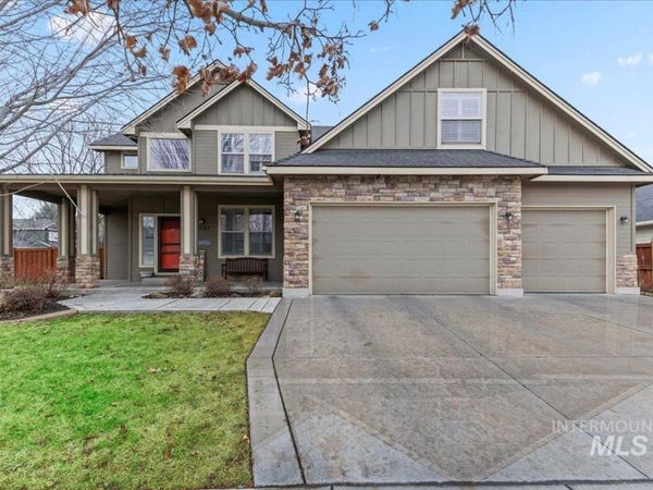 2207 W Root Creek Street, Meridian, ID 83646