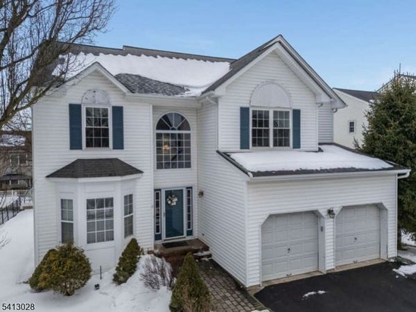 11 Elmara Dr, Bridgewater, NJ 08807