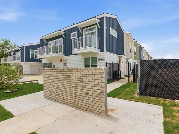 2925 Spruce Valley Lane, Unit 302, Dallas, TX 75233