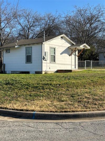 418 Hallvale Drive, White Settlement, TX 76108 Main Photo