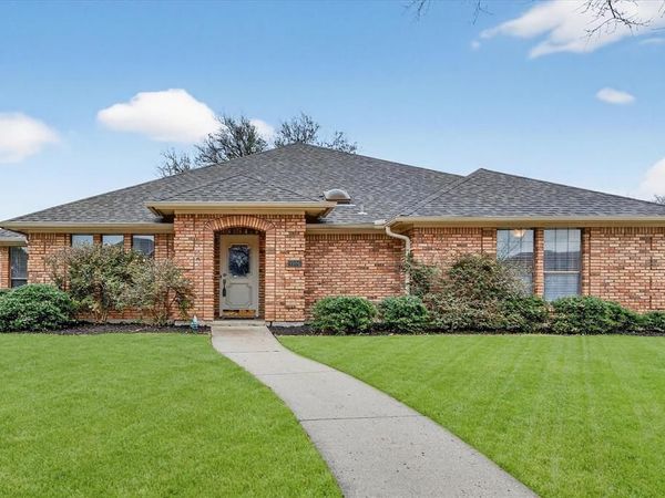 1406 Spyglass Drive, Mansfield, TX 76063