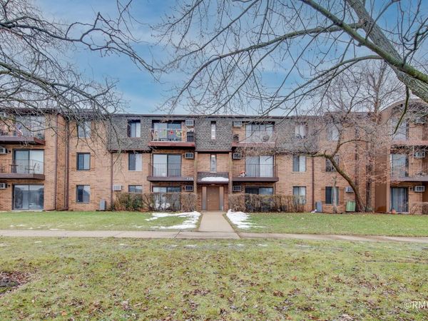 724 N Briar Hill Lane, Unit 3, Addison, IL 60101