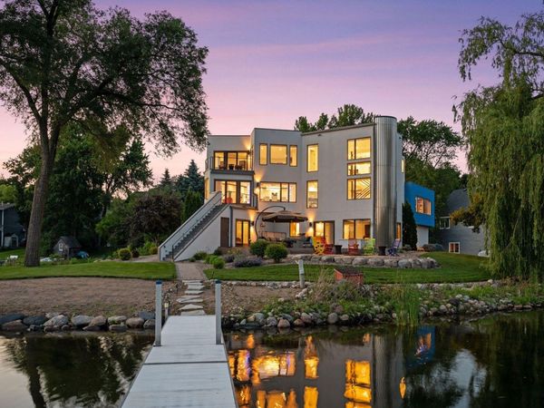 9235 Lake Riley Boulevard, Chanhassen, MN 55317