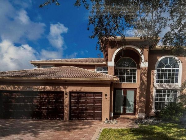 5869 NW 56th Dr, Coral Springs, FL 33067