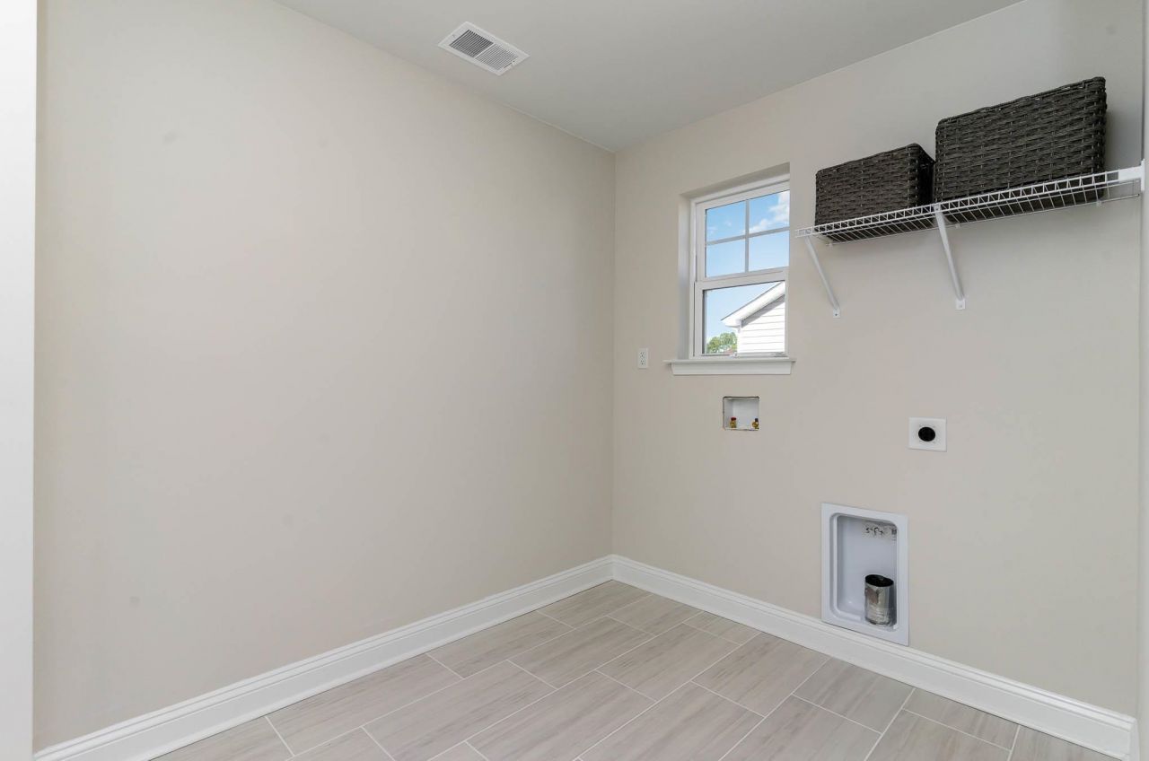 747 Hadara Dr Photo 19