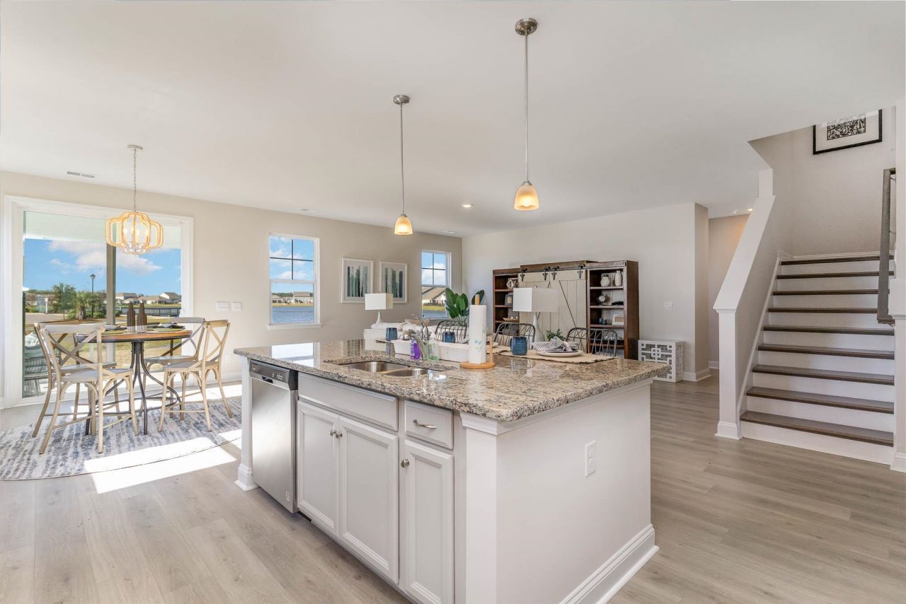 747 Hadara Dr Photo 5