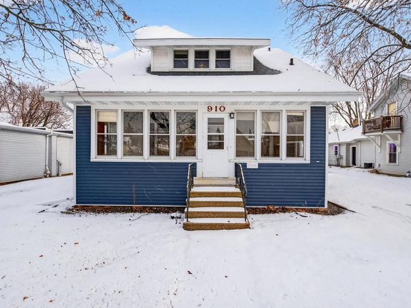 910 ALGOMA STREET, New London, WI 54961