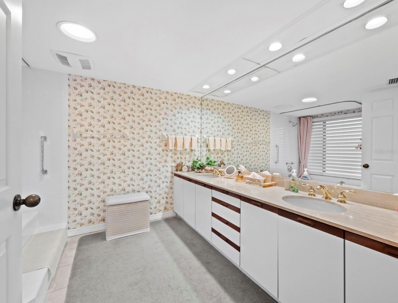 1445 Gulf Of Mexico Drive, Unit 103, Longboat Key, FL 34228 Photo