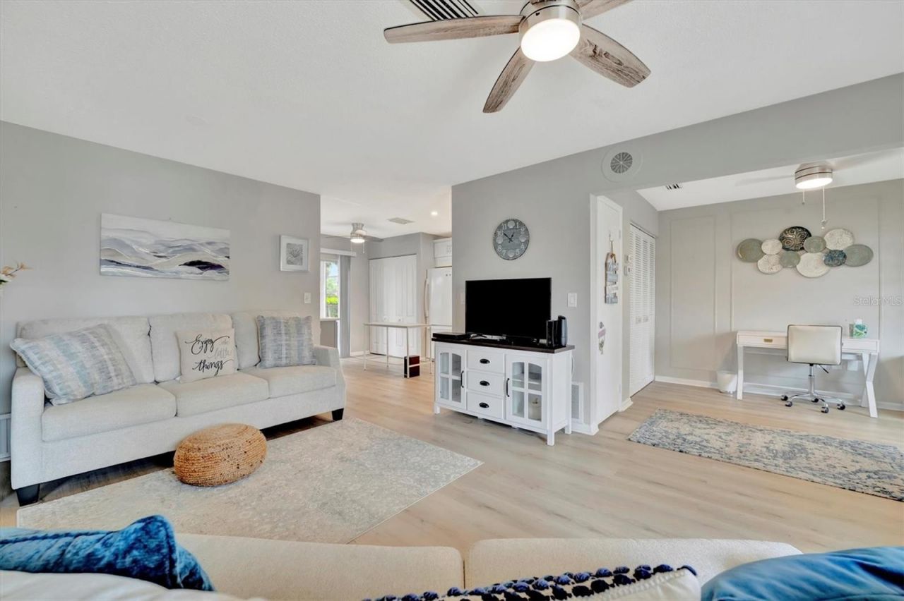 4105 35th Avenue W, Unit 3, Bradenton, FL 34205 Photo