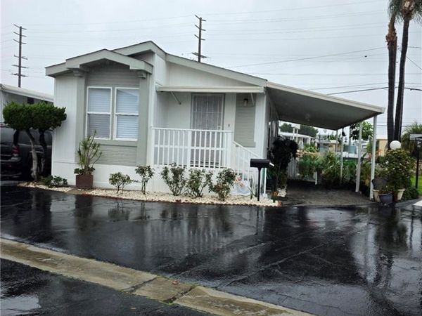 17700 WESTERN Avenue, Unit 1, Gardena, CA 90248