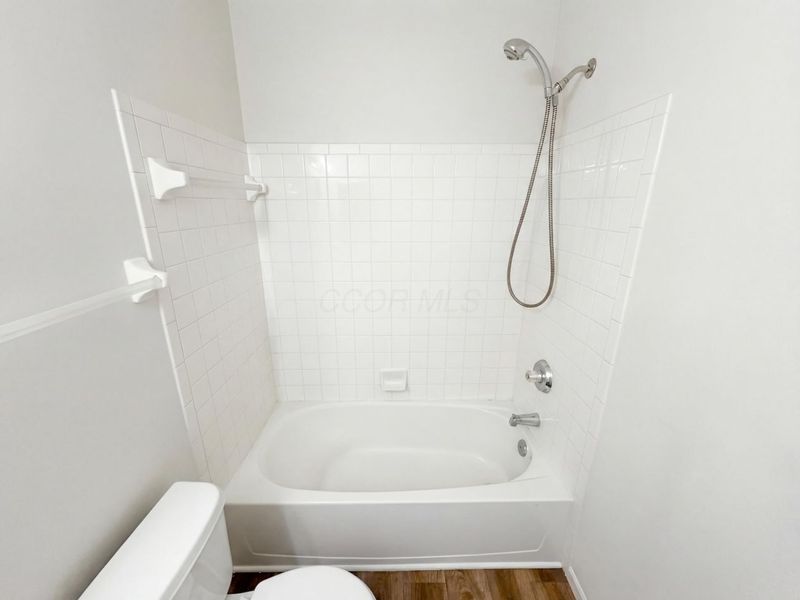 1174 Onaway Court, Columbus, OH 43228 Photo 18