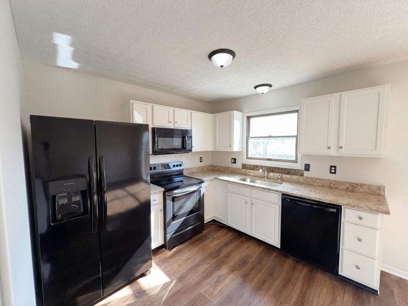 1174 Onaway Court, Columbus, OH 43228 Photo 8