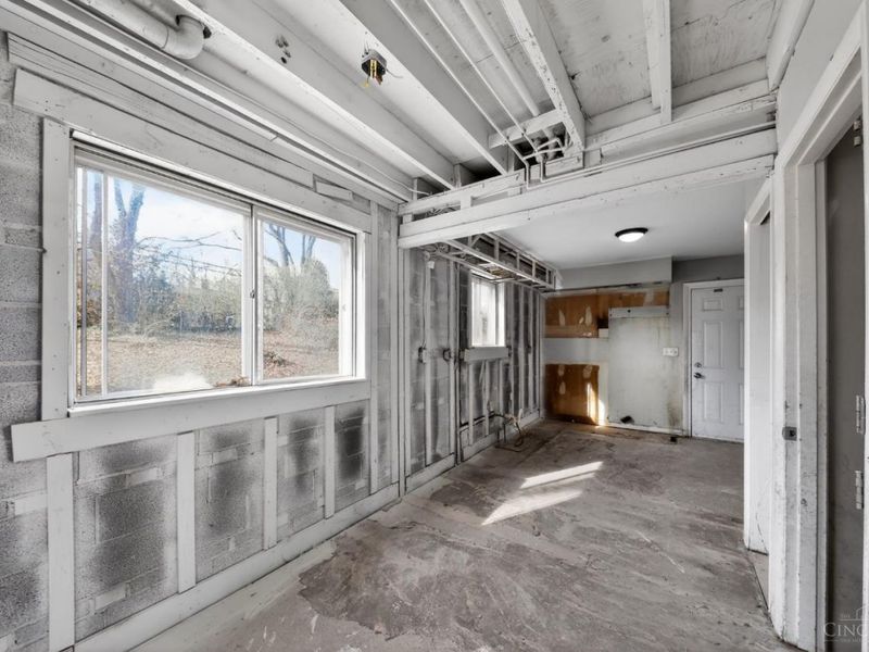 38 Handel Lane, Greenhills, OH 45218 Photo 12