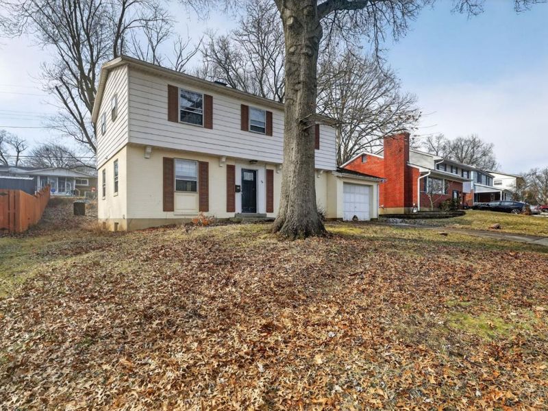 38 Handel Lane, Greenhills, OH 45218 Photo 3