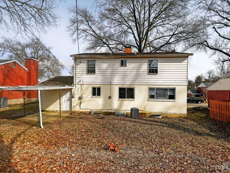 38 Handel Lane, Greenhills, OH 45218 Photo 4