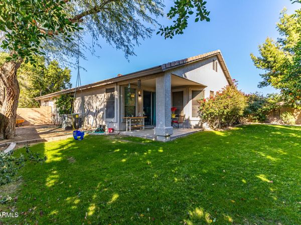 8975 W CLARA Lane, Peoria, AZ 85382