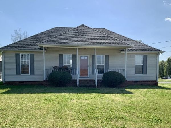 2 Merideth Lynn Rd, Fayetteville, TN 37334