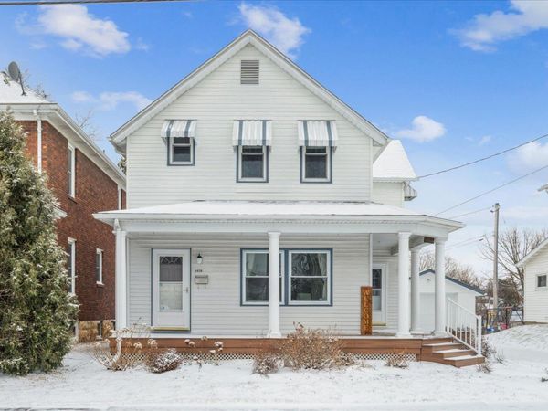 1458 Mount Pleasant Street, Dubuque, IA 52001