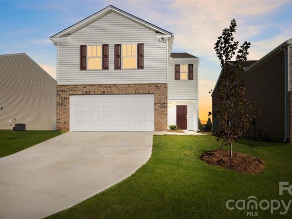 59 Caroline Valley Lane, Hendersonville, NC 28792