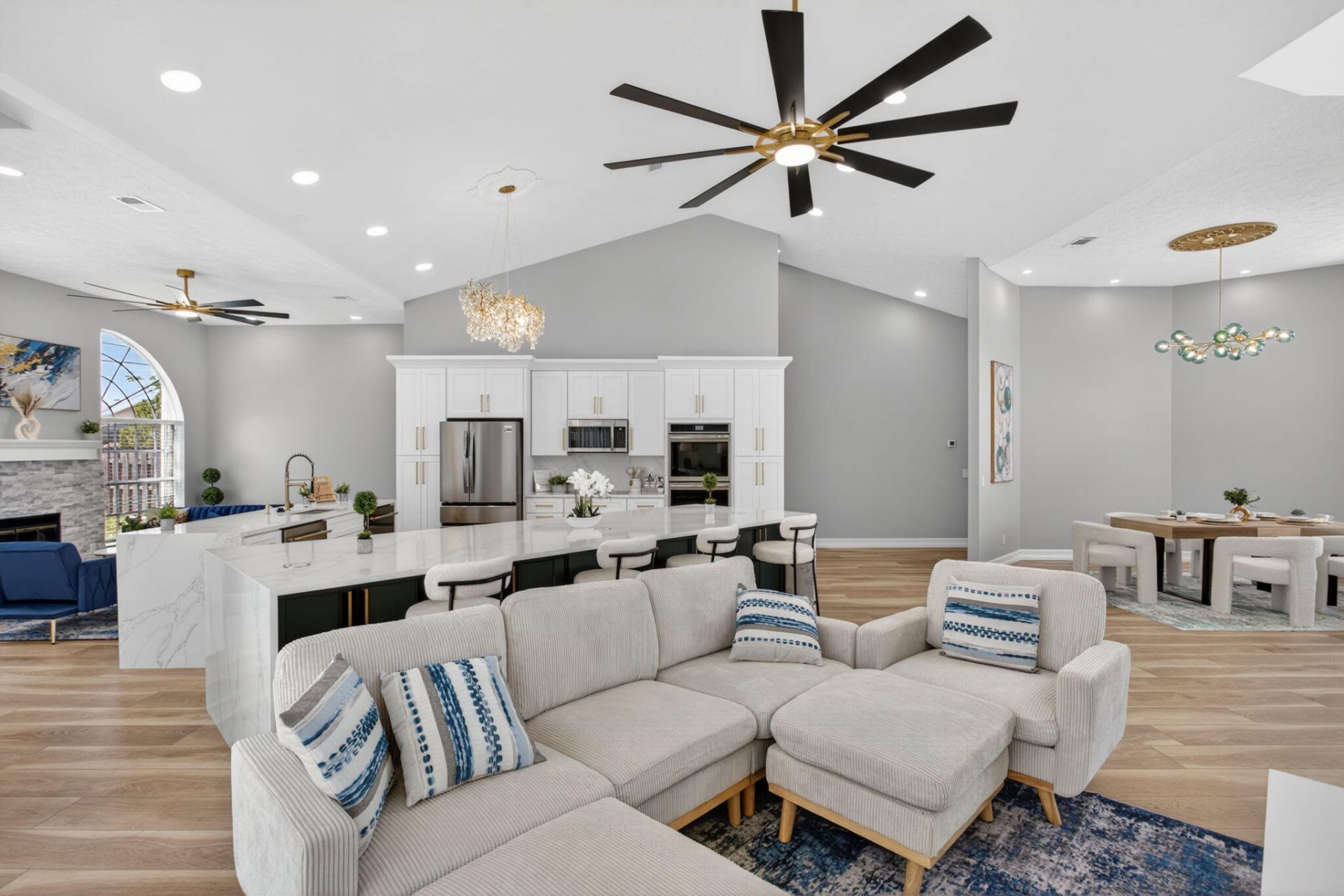 2098 SE Floresta Drive, Port Saint Lucie, FL 34984 Photo