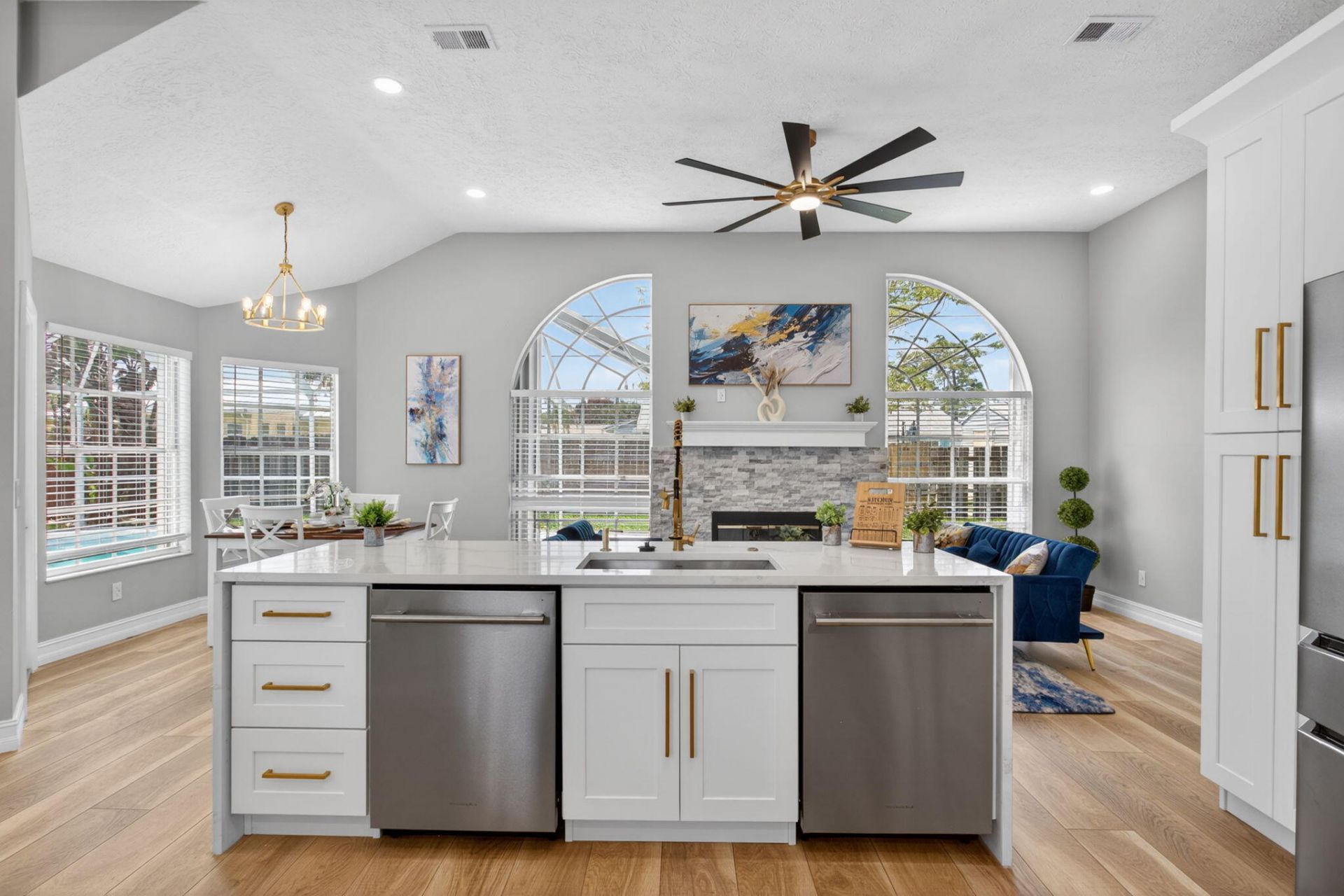 2098 SE Floresta Drive, Port Saint Lucie, FL 34984 Photo