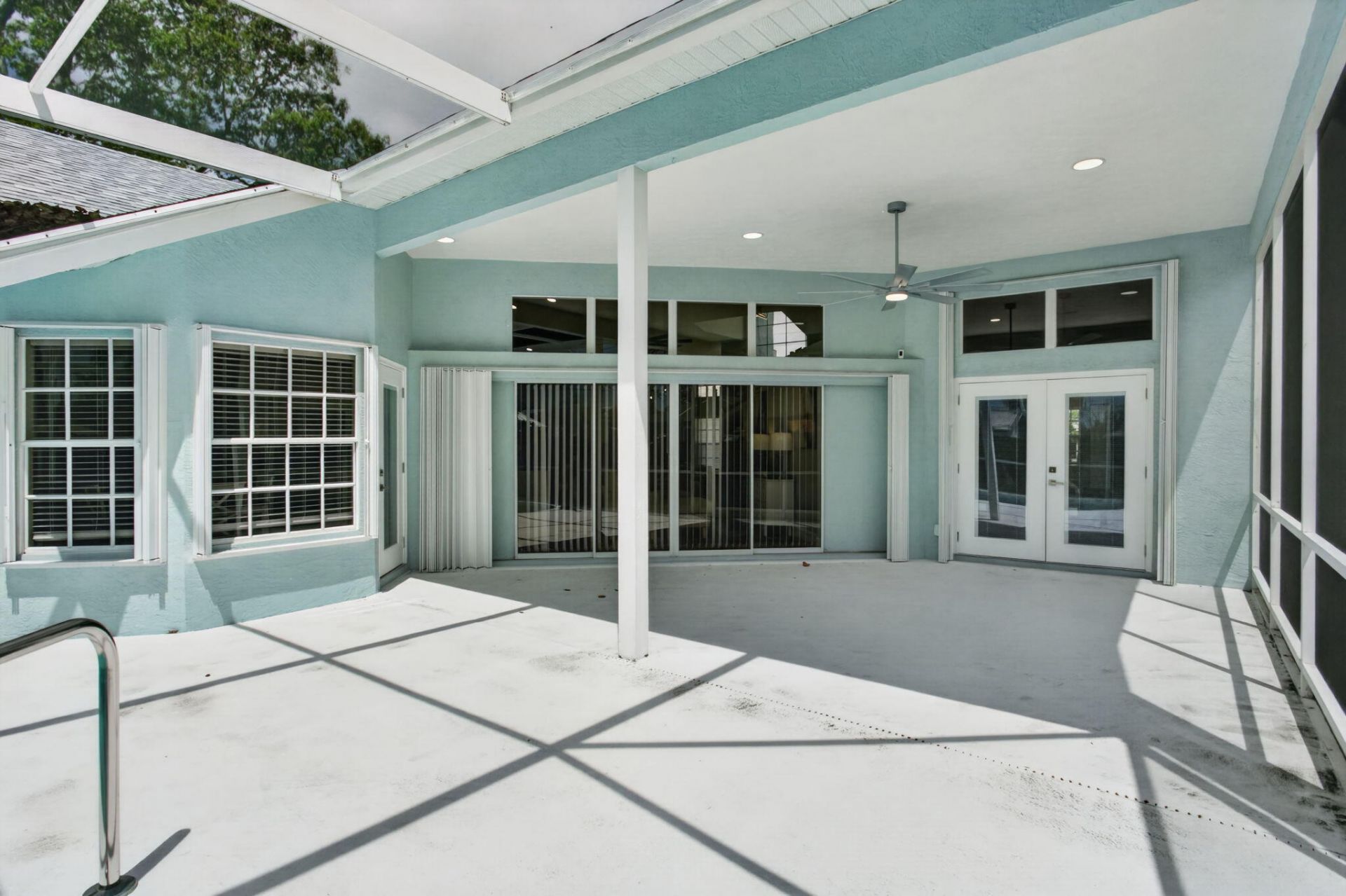 2098 SE Floresta Drive, Port Saint Lucie, FL 34984 Photo