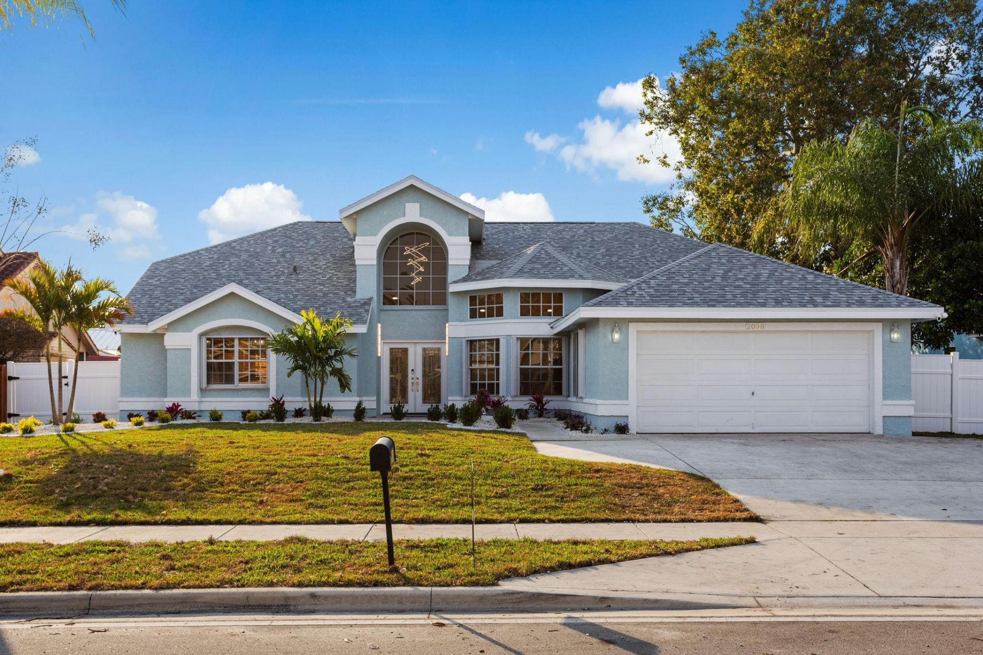 2098 SE Floresta Dr, Port Saint Lucie, FL 34984 Photo