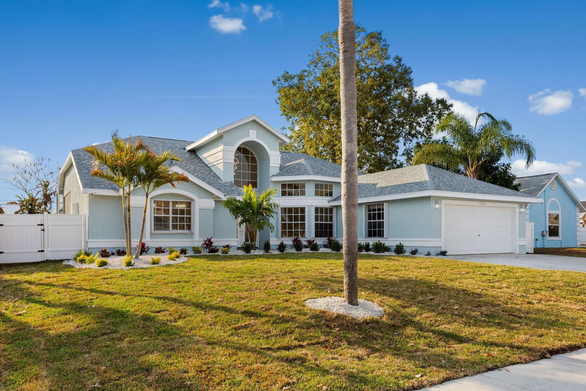 2098 SE Floresta Dr, Port Saint Lucie, FL 34984 Photo