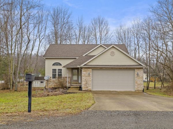 70 Queensway Court, Howard, OH 43028