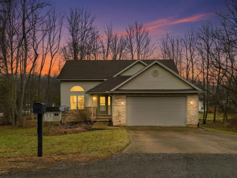 70 Queensway Court, Howard, OH 43028 Photo 2