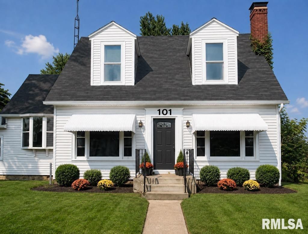 101 W Oak Street, Broadwell, IL 62634 Main Photo