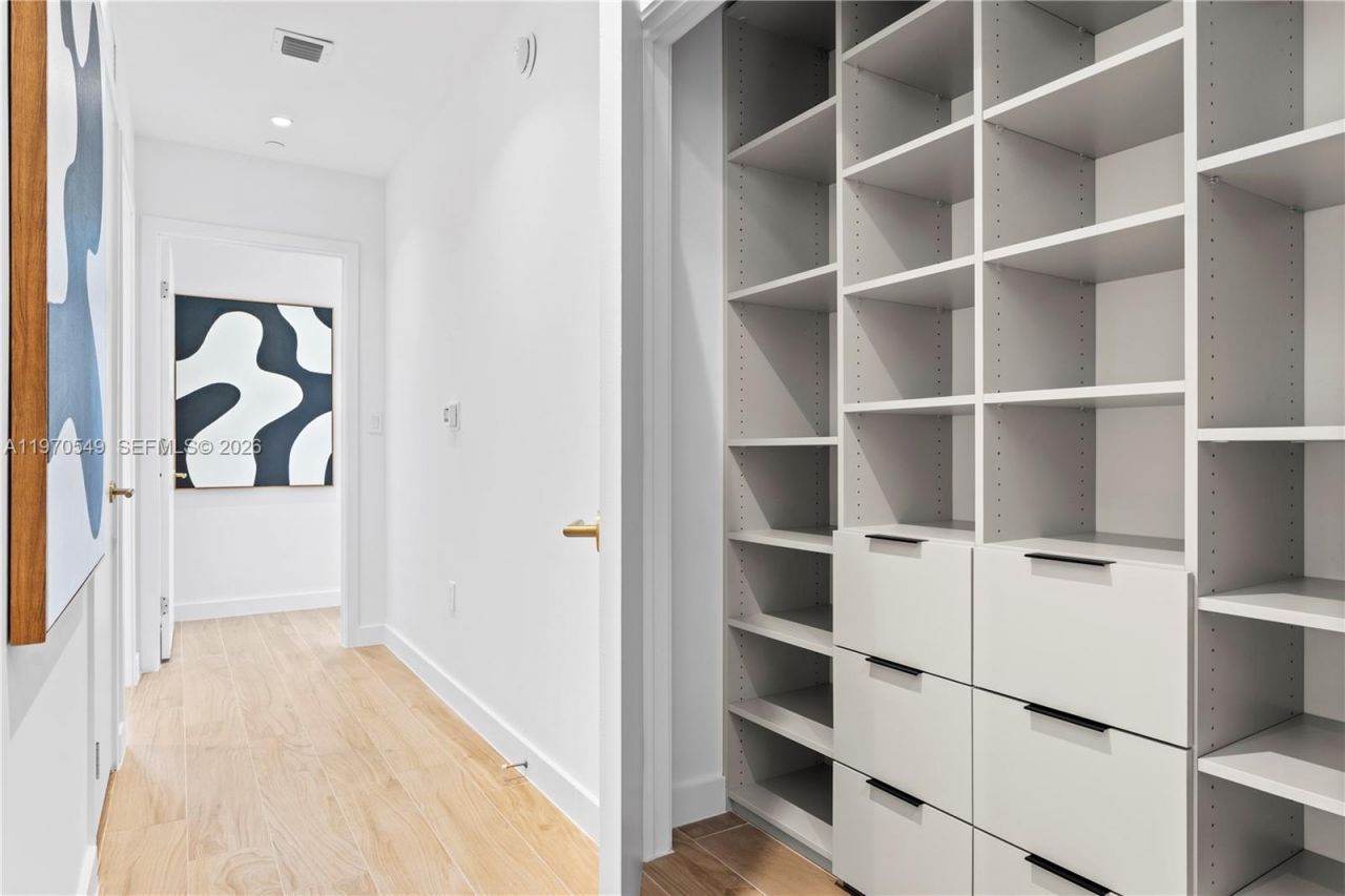 2678 Tigertail Ave , Unit 1202, Miami, FL 33133 Photo