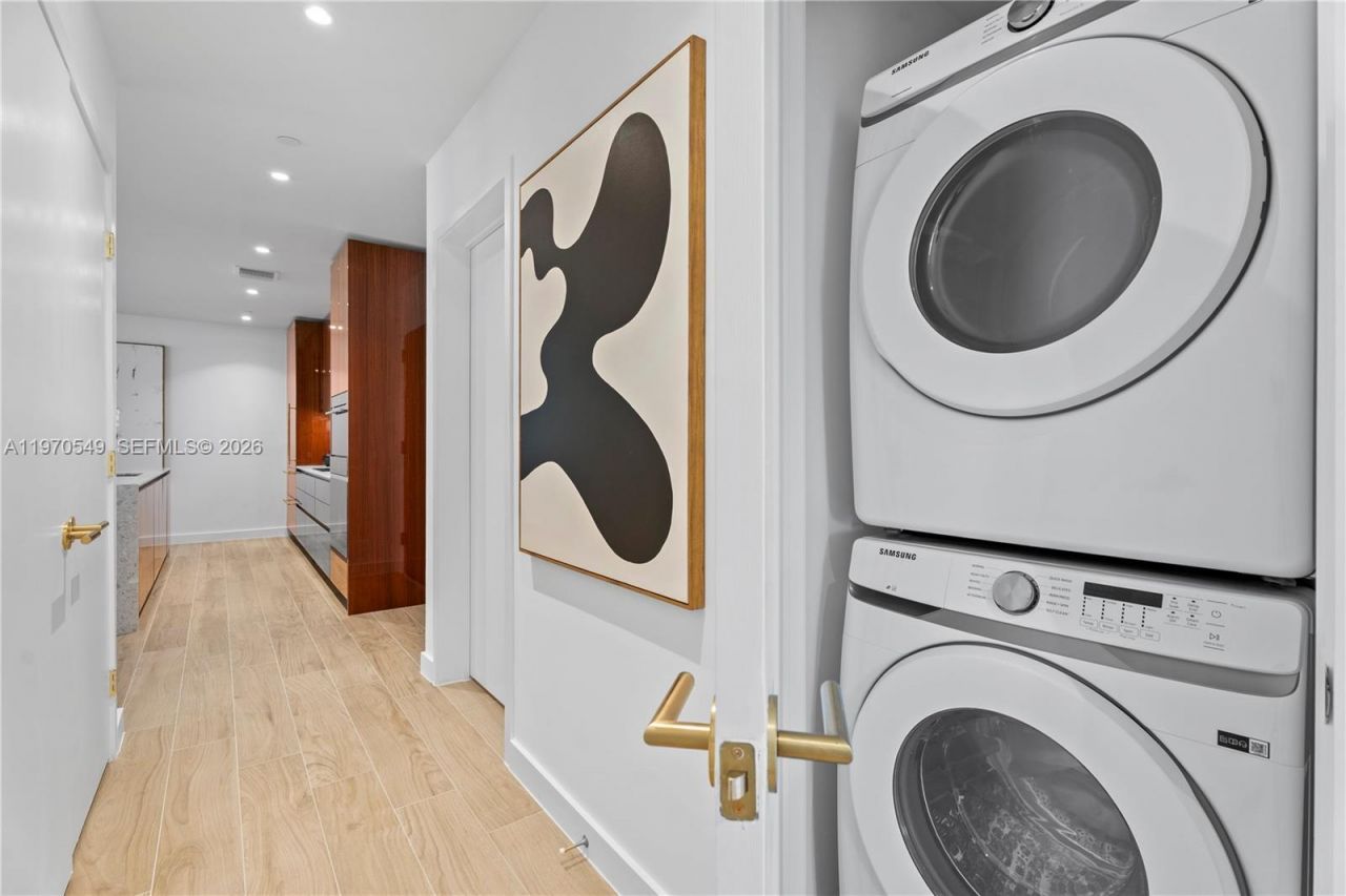 2678 Tigertail Ave , Unit 1202, Miami, FL 33133 Photo