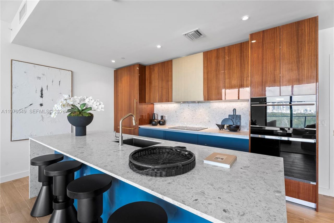 2678 Tigertail Ave , Unit 1202, Miami, FL 33133 Photo