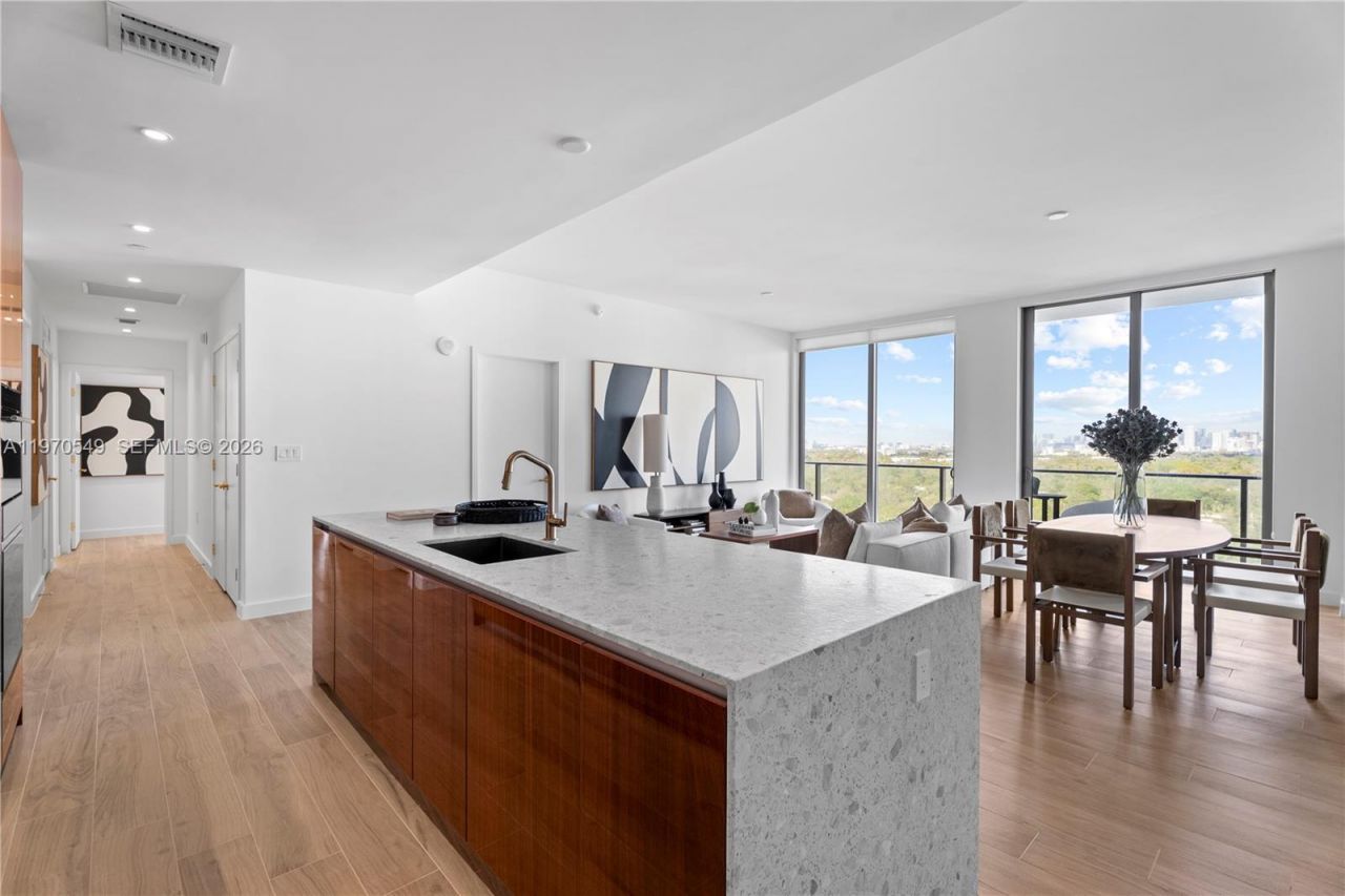 2678 Tigertail Ave , Unit 1202, Miami, FL 33133 Photo