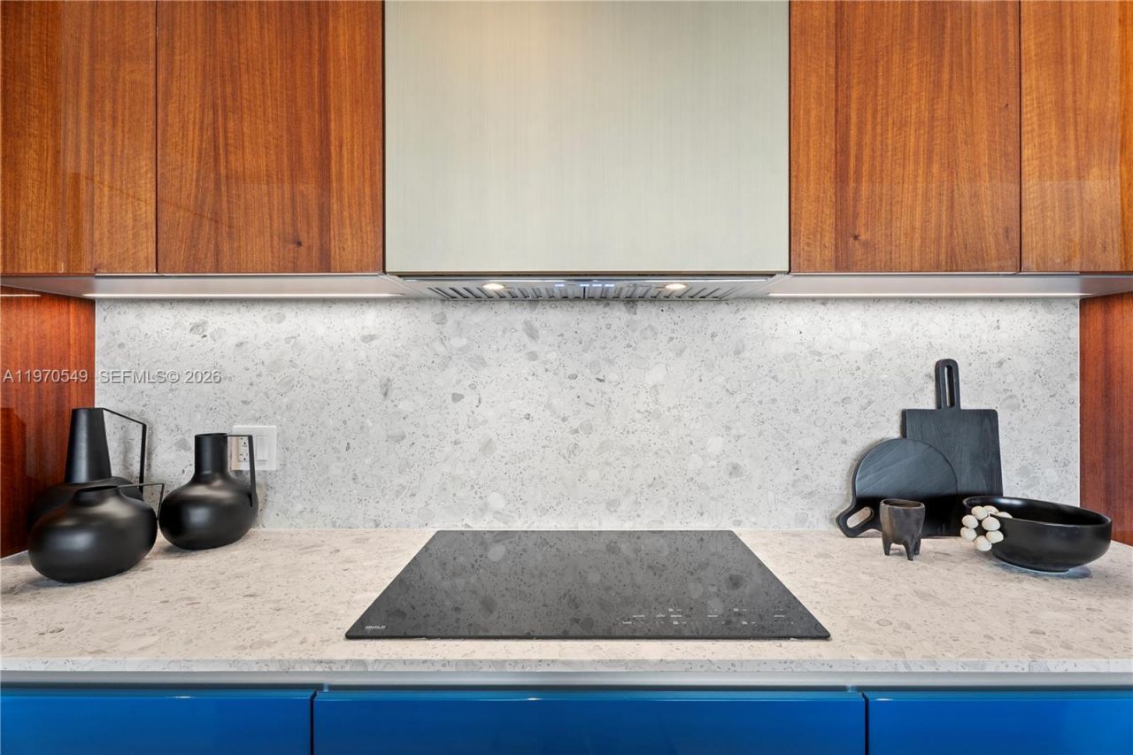 2678 Tigertail Ave , Unit 1202, Miami, FL 33133 Photo