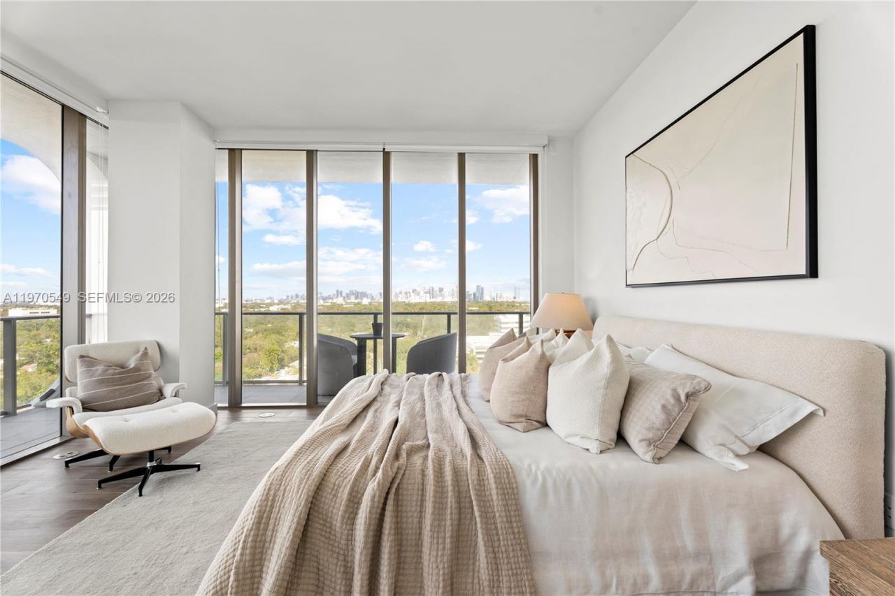 2678 Tigertail Ave , Unit 1202, Miami, FL 33133 Photo