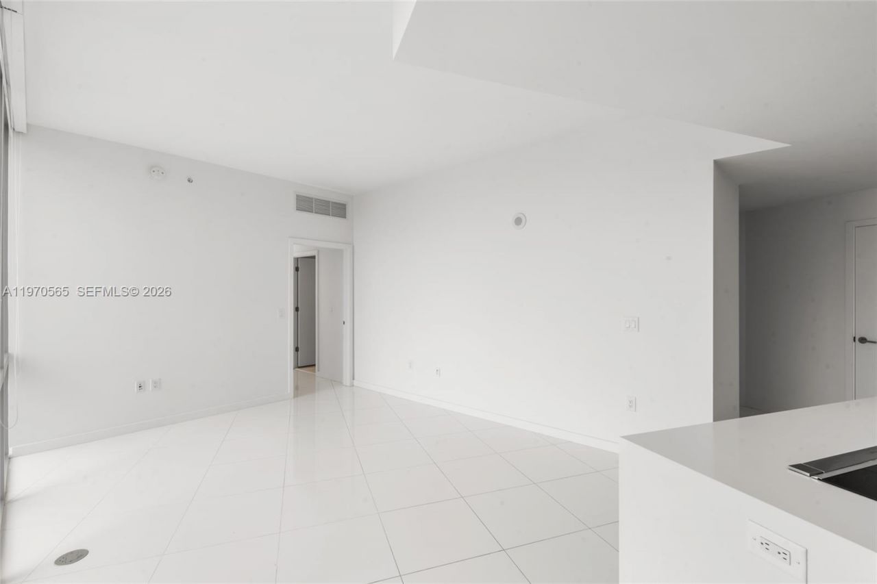 851 NE 1st Ave , Unit 3202, Miami, FL 33132 Photo