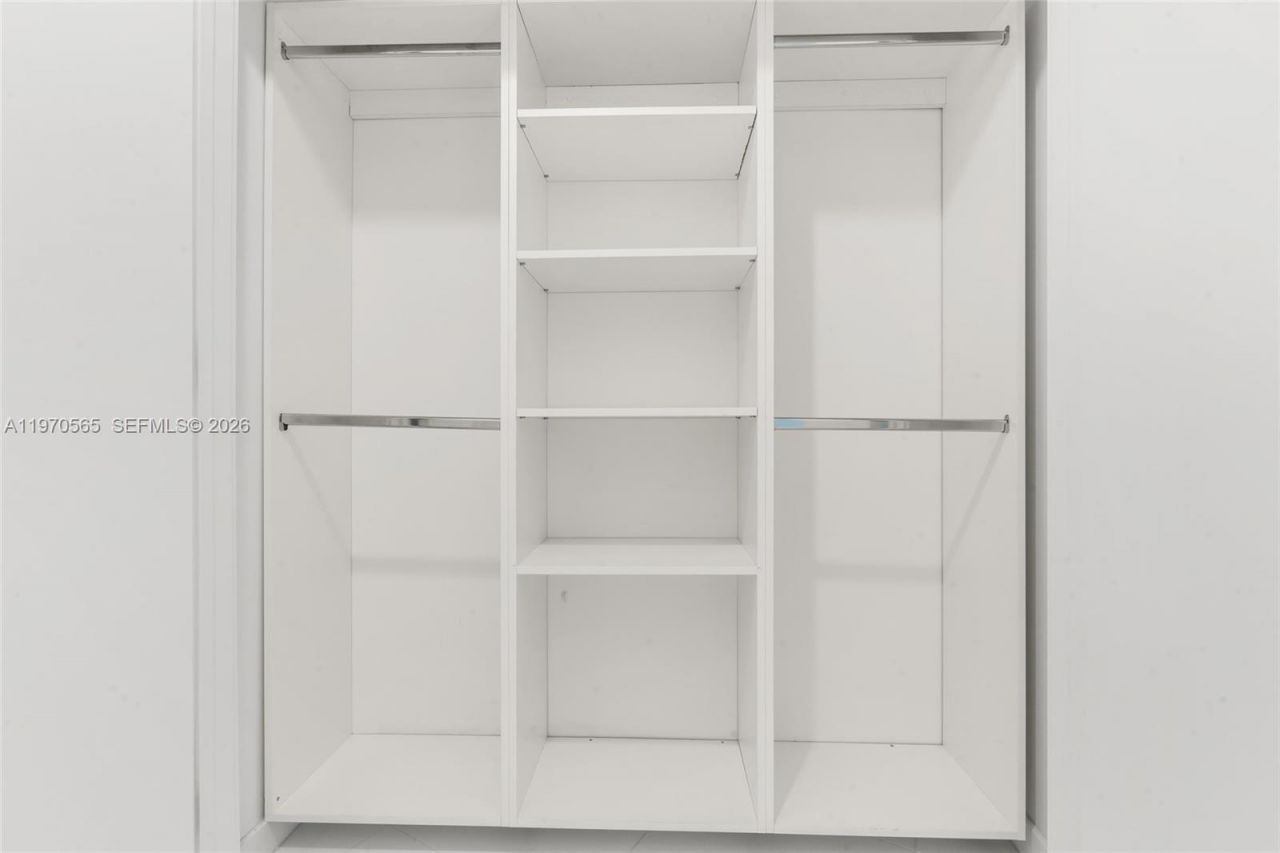 851 NE 1st Ave , Unit 3202, Miami, FL 33132 Photo