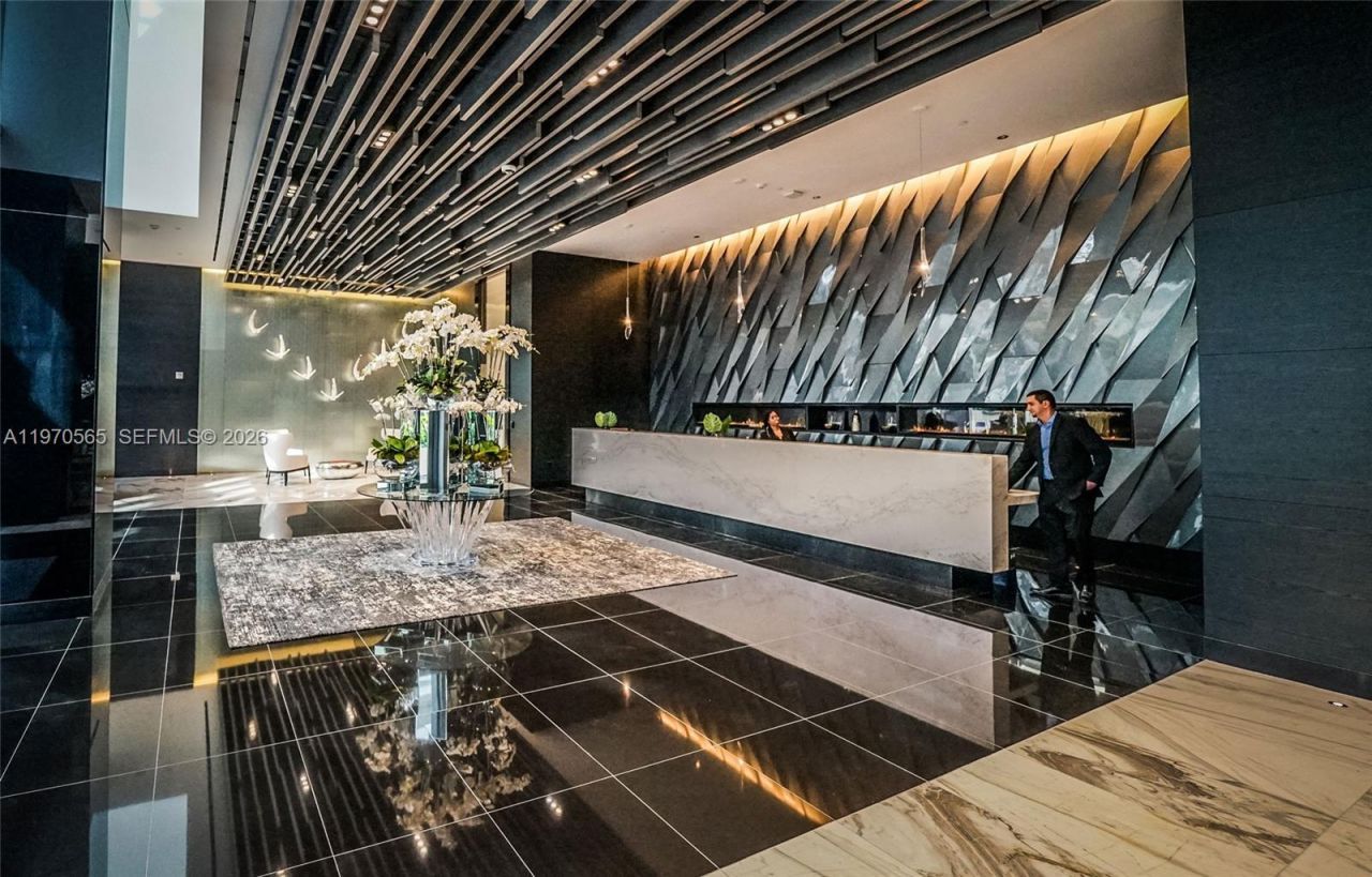 851 NE 1st Ave , Unit 3202, Miami, FL 33132 Photo