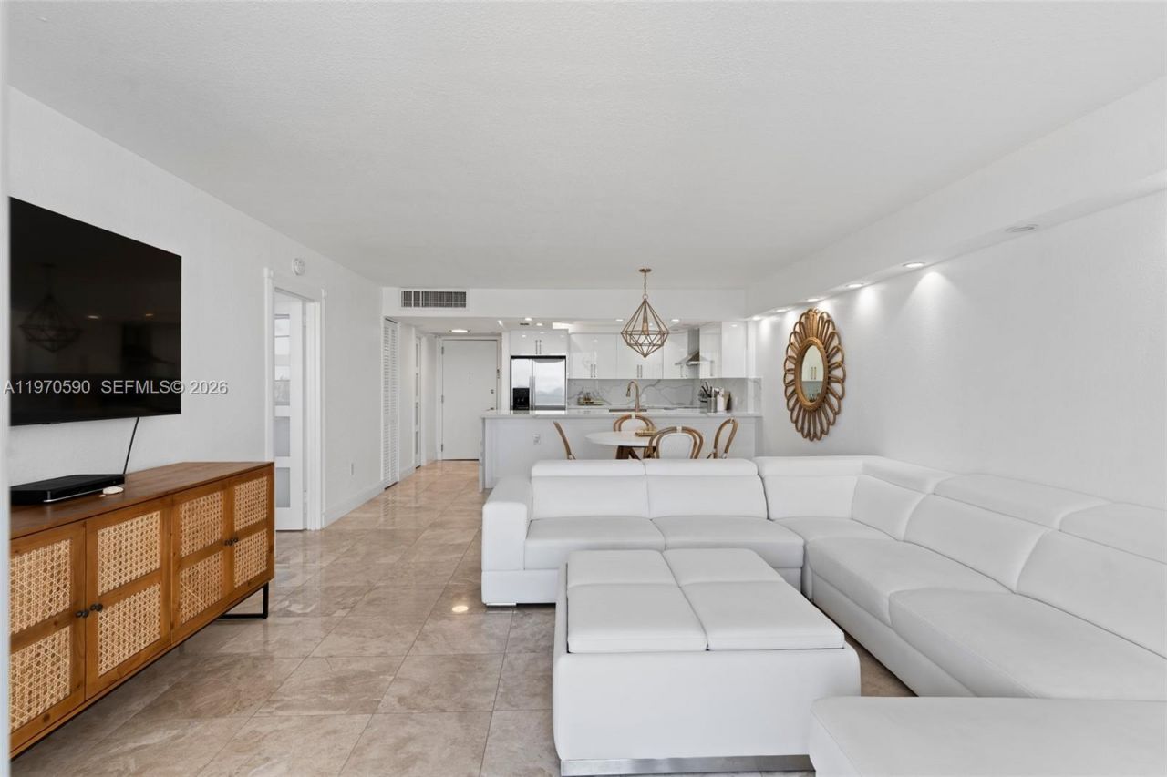 5701 Collins Ave, Unit 310, Miami Beach, FL 33140 Photo