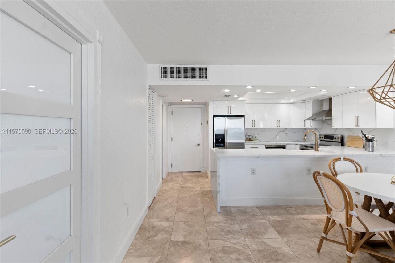 5701 Collins Ave, Unit 310, Miami Beach, FL 33140 Photo