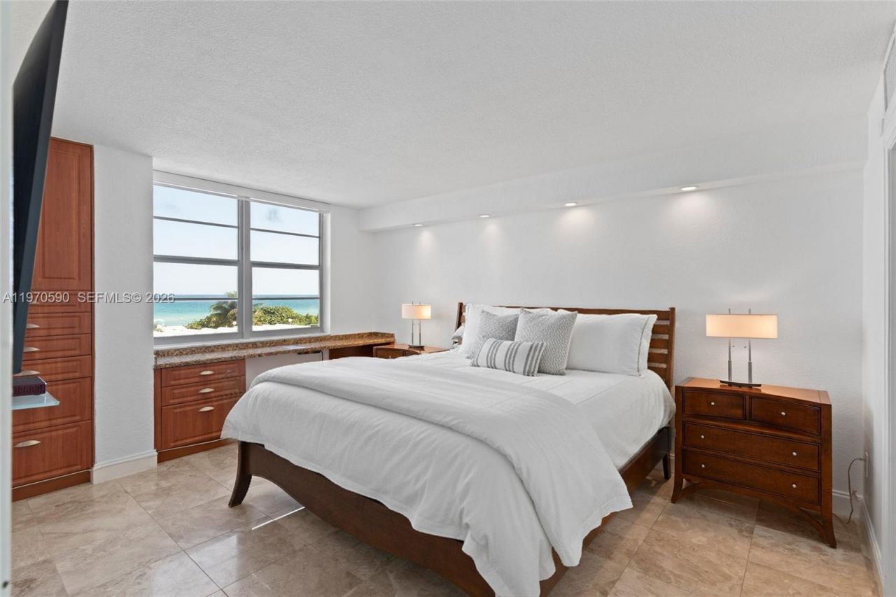 5701 Collins Ave, Unit 310, Miami Beach, FL 33140 Photo