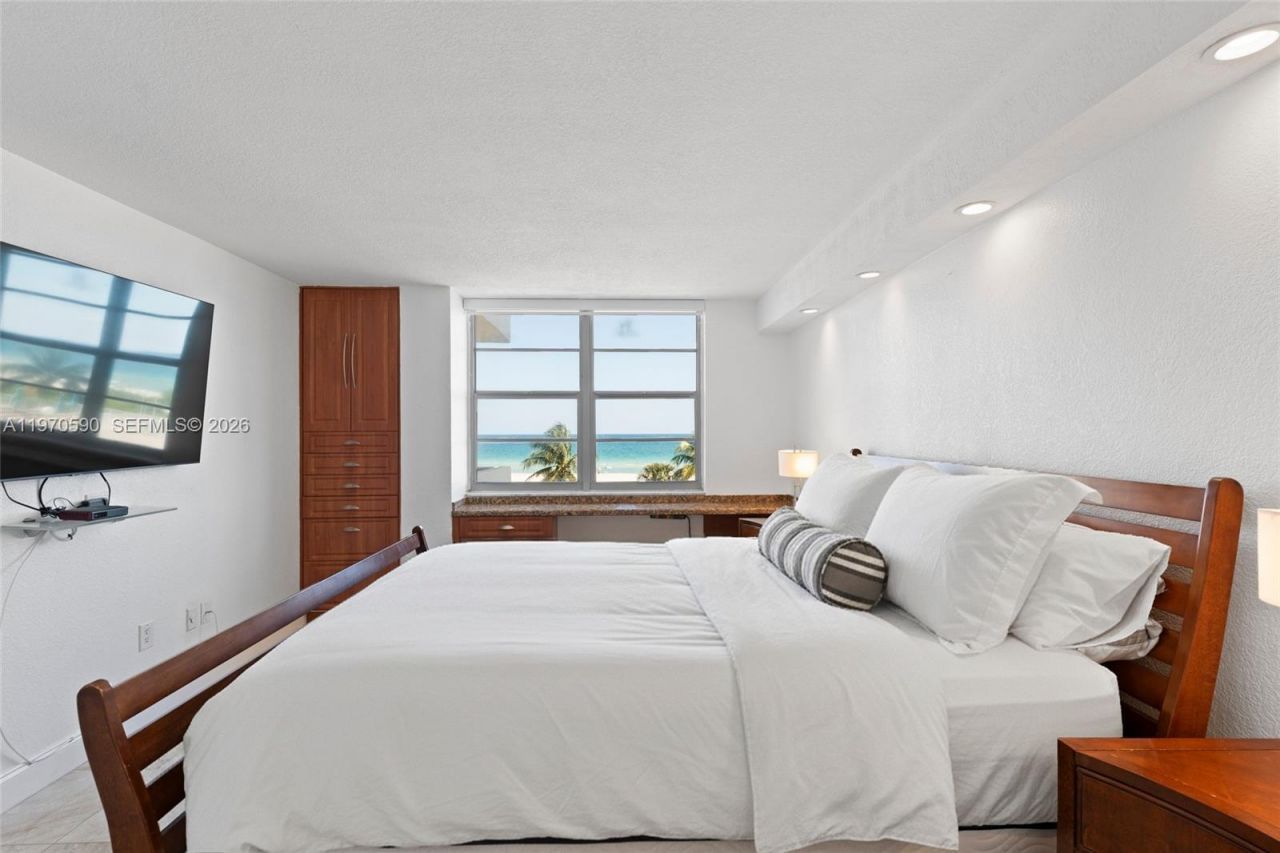 5701 Collins Ave, Unit 310, Miami Beach, FL 33140 Photo