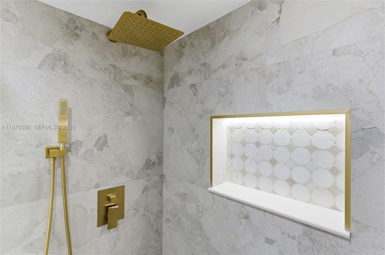 5701 Collins Ave, Unit 310, Miami Beach, FL 33140 Photo